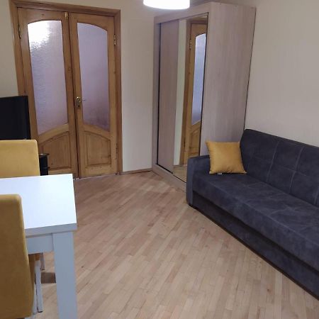 Apartment Dry Bridge Tbilisi Bagian luar foto