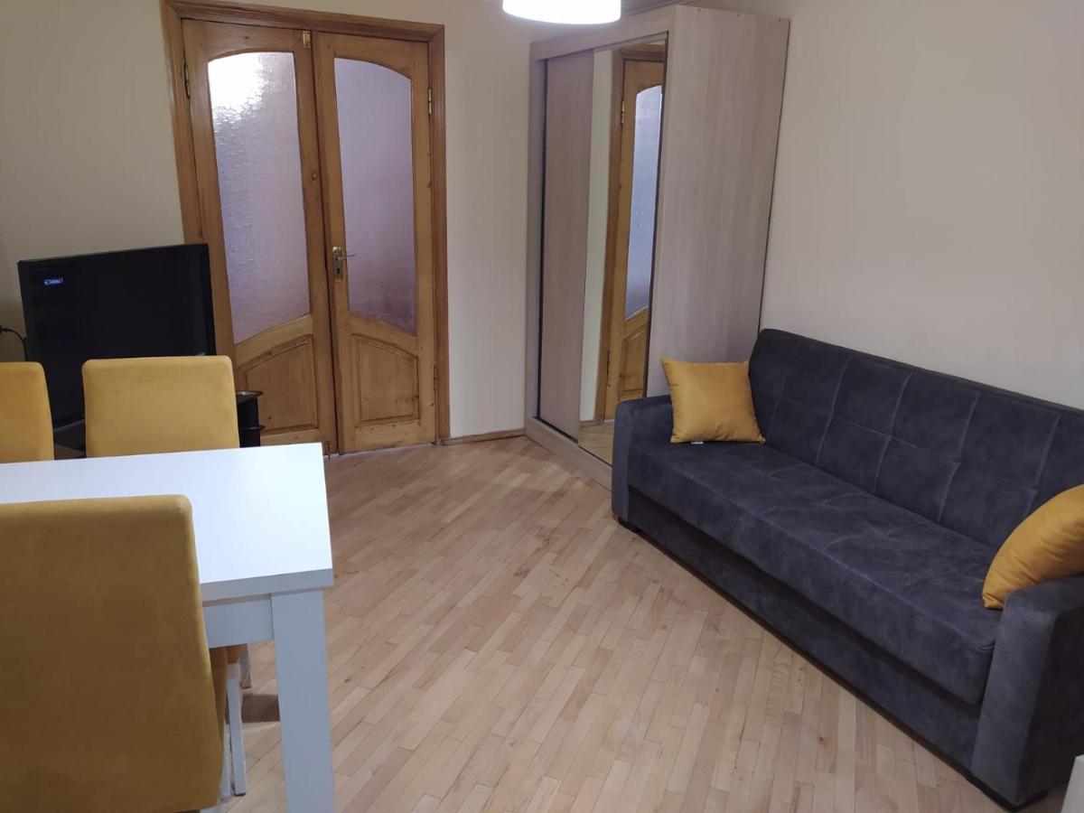 Apartment Dry Bridge Tbilisi Bagian luar foto