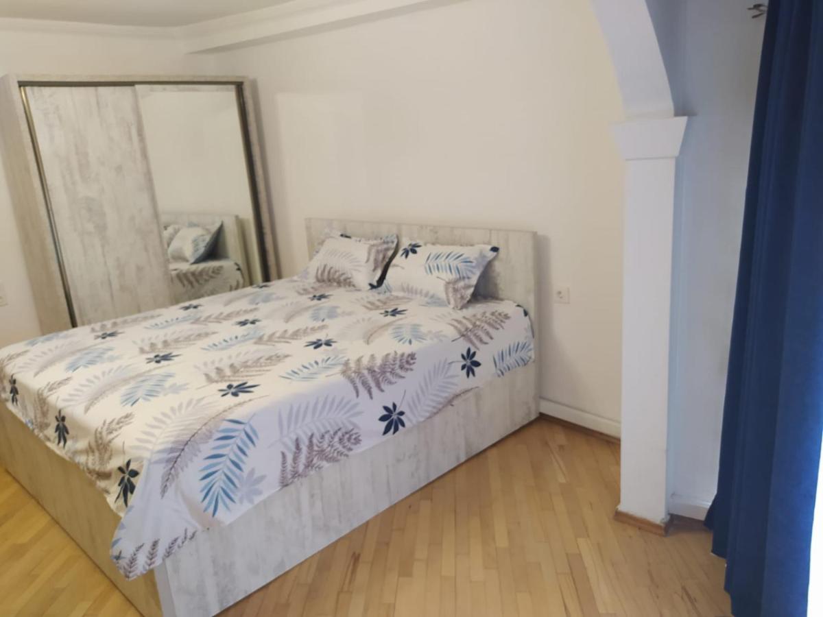 Apartment Dry Bridge Tbilisi Bagian luar foto